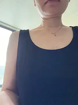 cici-2026 (F milf) - 众筹买大黑牛完成任务控制小粉5分钟