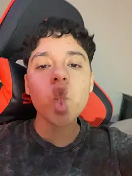 HUMANXTHING live cam on StripChat
