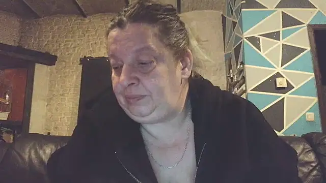 tigresse3 live cam on StripChat
