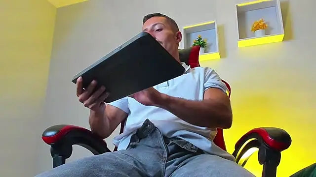 Lorenzo_Vellum