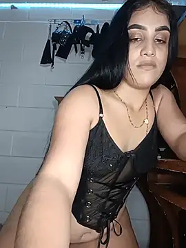 Bigtiti01 live cam on StripChat