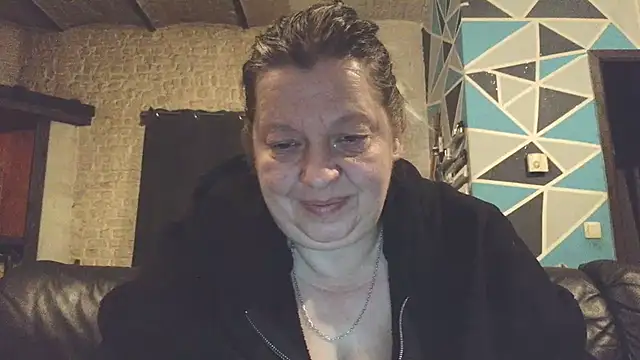 tigresse3 live cam on StripChat