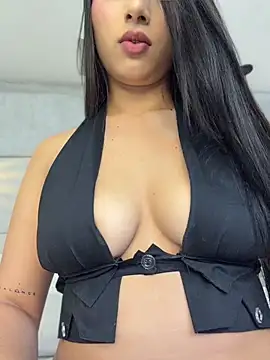 IvonneOwen live cam on StripChat