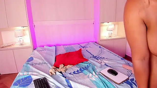 NaomiParkss live cam on StripChat
