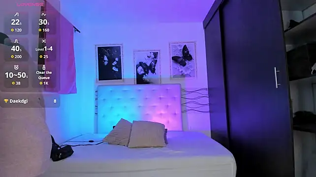 LilithVelovva live cam on StripChat