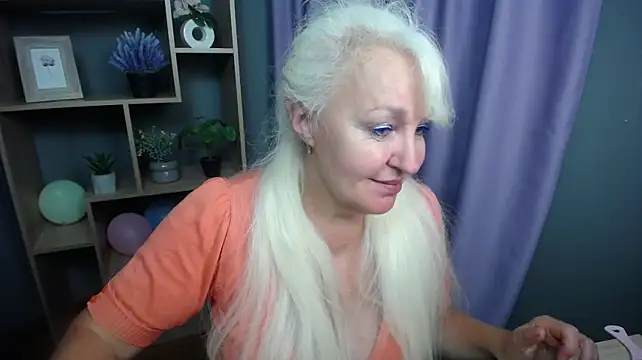 BlondyLeeBest live cam on StripChat