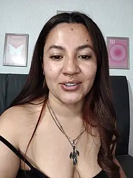 samm_curvy