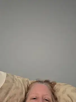 CanadianQueen1973 live cam on StripChat