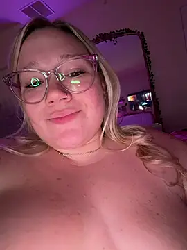 PiggyRose live cam on StripChat