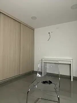 Curlyierr live cam
