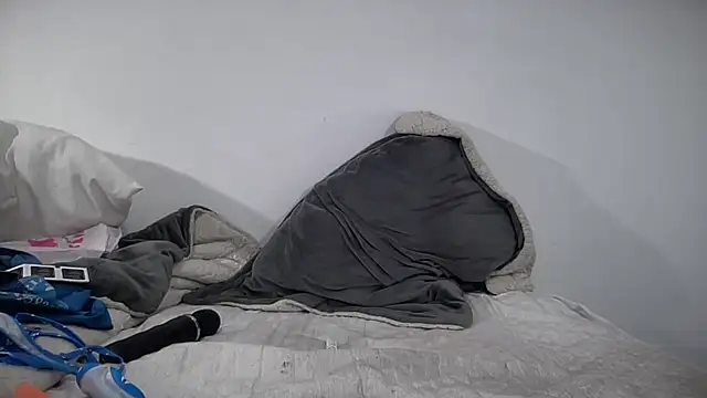 Sarah_sumemers live cam on StripChat