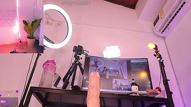 abbymodell1 live cam on StripChat