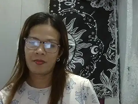 juicycum069 live cam on StripChat