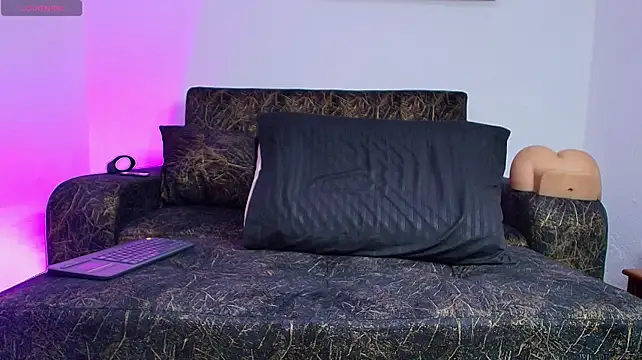 BrayaanFit live cam on StripChat