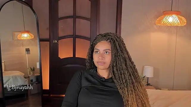 nayah__ (F young) - Spread lets i want feel u on my clit