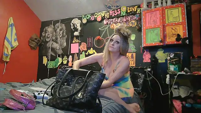 daddyandsplashqueen (Ask my age) - Flash titties