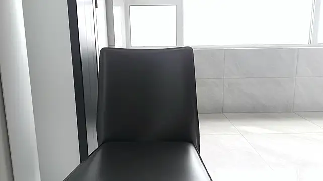 nole_china7 (Ask my age) - talk / fun / cum