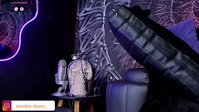 Alisson_Wynter captura de la sala en vivo en Stripchat