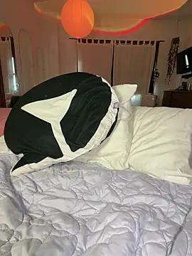 GennaJames live cam