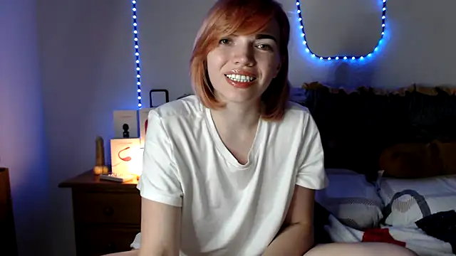 olivka-flower live cam on StripChat