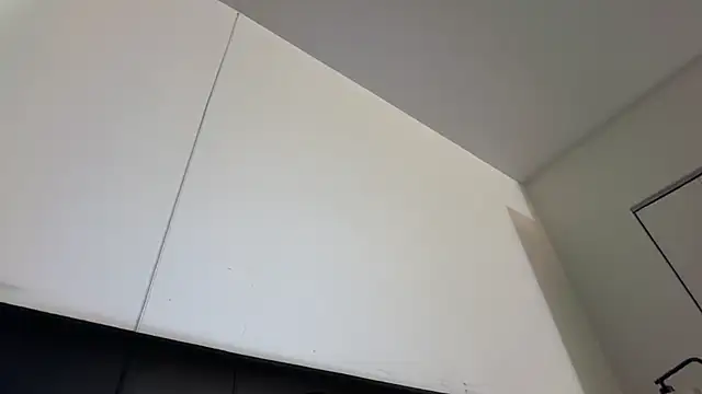 happynewyear111222 live cam on StripChat