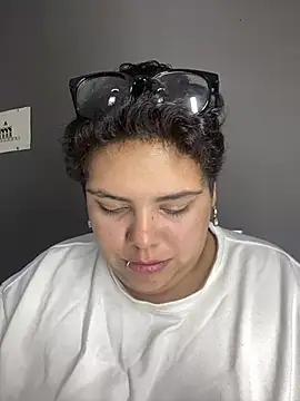 Hailey_Curvy live cam on StripChat