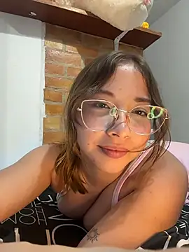 AliciaWhite_nt live cam on StripChat