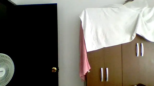 Kenner_fox77 live cam on StripChat