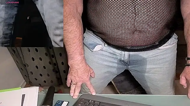 DirtyDaddy_CH live cam on StripChat