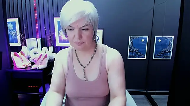 CarmenSoft live cam on StripChat