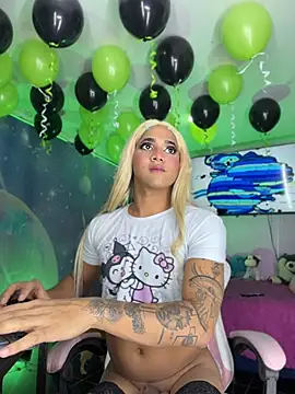 Thalia_girl21 live cam on StripChat