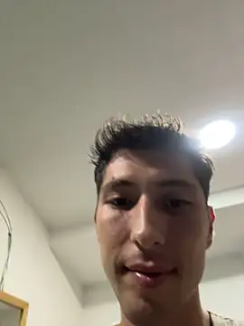 Valentiino69 live cam on StripChat