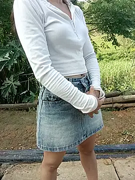 Thobaby112 live cam on StripChat