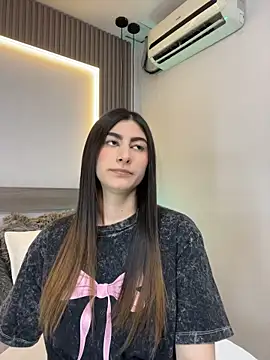 evelyn_hills live cam on StripChat