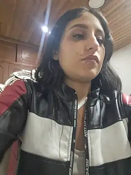 Princesstiny live cam on StripChat