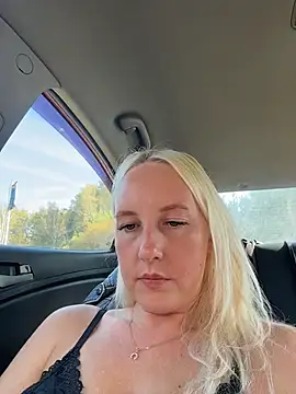 Live cam model MerlinDave broadcasting live