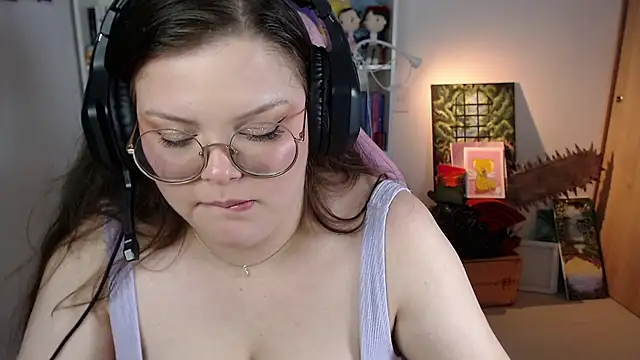 Gabiwaifu live cam on StripChat
