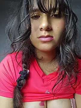 Kitty_Kalifa live cam on StripChat