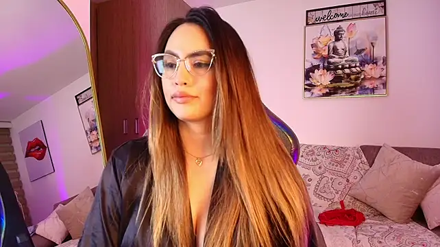 Katalina_Alvarezz live cam on StripChat