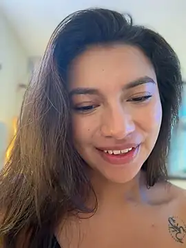 CocoaGigiMuse live cam on StripChat