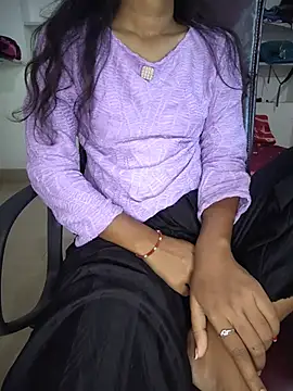 RASHMI_Lave live cam on StripChat