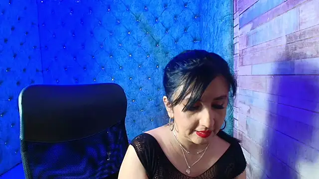 AgathaLeon live cam on StripChat