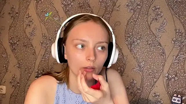 EmyMiu live cam on StripChat