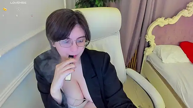 Lily_Marlin live cam on StripChat