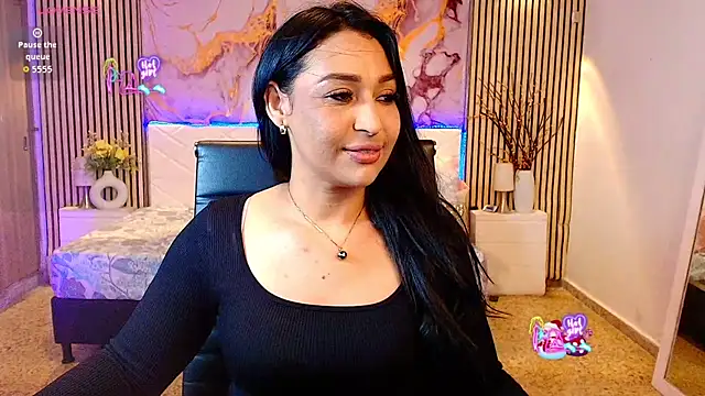 IvyShine7 live cam on StripChat
