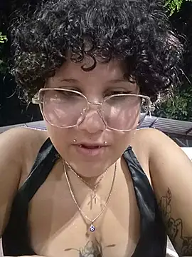 nyx_w (F teen) - Vibrador no banheiro