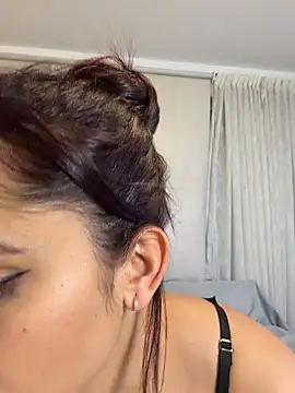 lucialatina (F young) - Sexy dance and spanking 🍑🔥