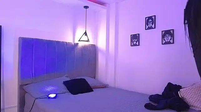 iam_sofiia live cam on StripChat