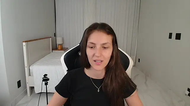 upssnowy (F young) - blowjob
