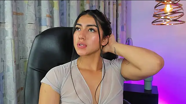 quiinn_bx (F teen) - 🔥🌸SPANKS SO HARD + NO PANTY🔥